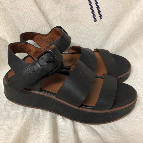 naturalizer brooke sandals